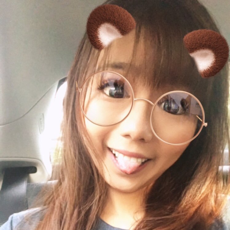👸🏻TH's 👆🏻💓 I know he's cute BUT HE'S MINE! Touch him and I'll 👊🏻you 😏 -His queen 👑