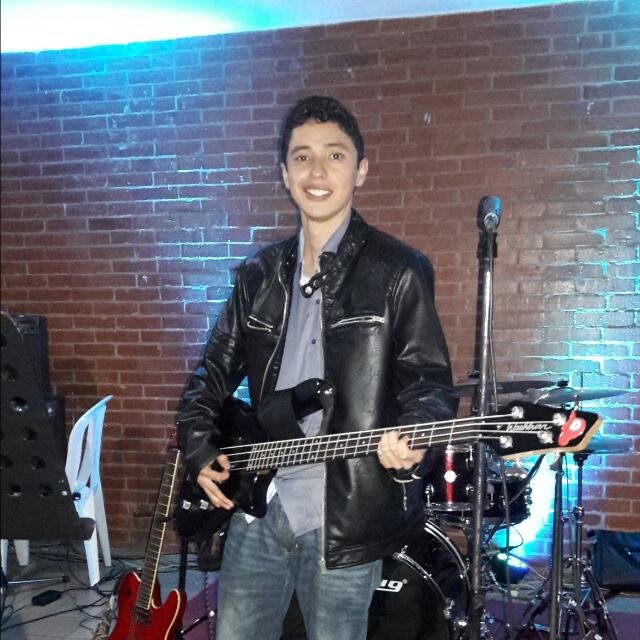 davalmo19's profile picture. 