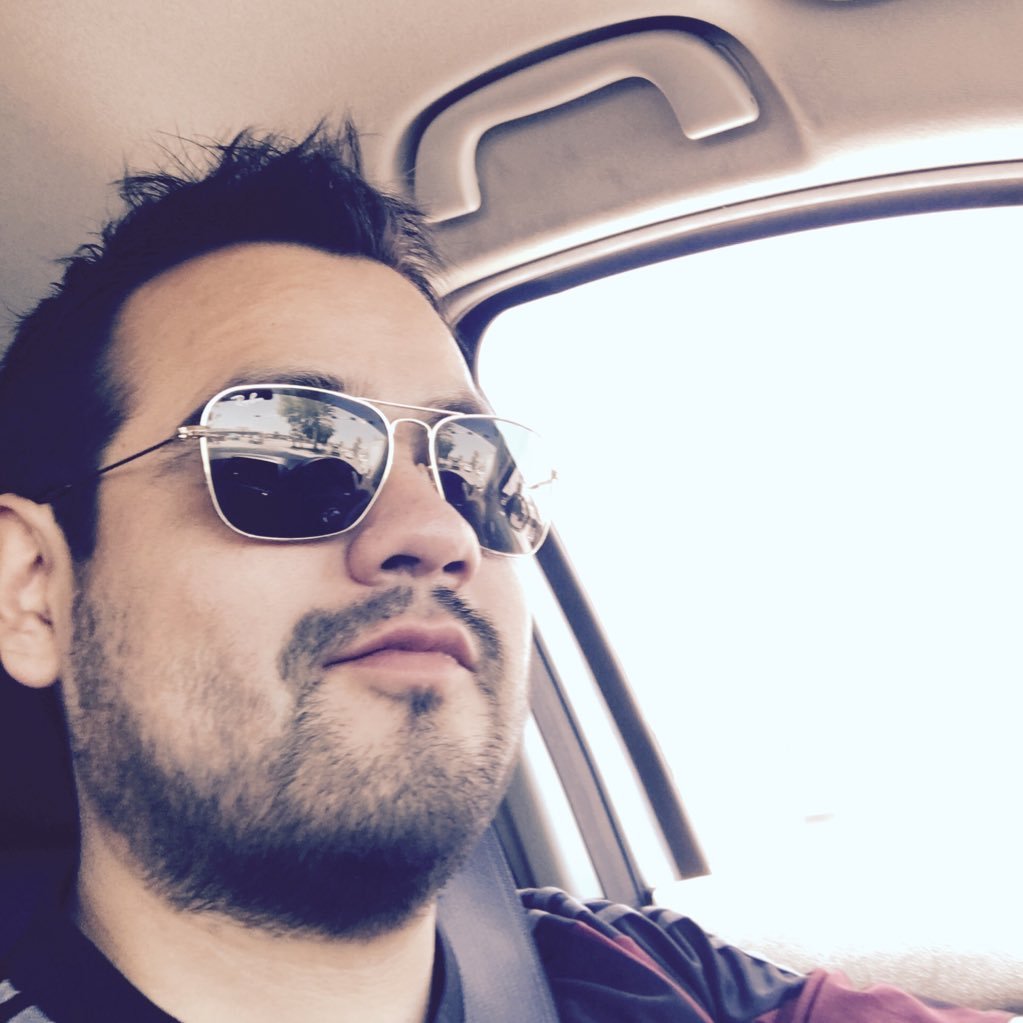 charless_'s profile picture. 