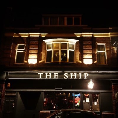 A Victorian pub with rooms also serving authentic pizza made with fresh dough daily and the best roast in East London.