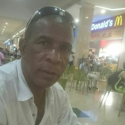 Licenciado-especialista en español y literatura,me gusta leer mucho y sobre todo, reclamar mis derechos constitucionales cuando los considero vulnerados....