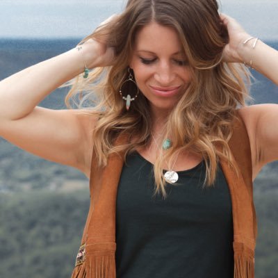 daydreambelevr's profile picture. Im weird. Im fine with it. Live in Nashville, the cool part ✌🏻