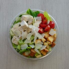 チョップドサラダ専門店＠名古屋Custom salad@NAGOYA  「美味しいサラダでお腹いっぱい、という幸せ」をキャッチコピーに、2017年1月、名古屋初のサラダ専門店としてオープンしました。  ランチからディナーまで幅広い時間帯に、幅広い年齢層の方にお越しいただいています。