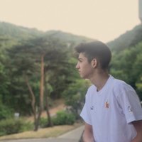 Adri (@adrianvicente15) 's Twitter Profile