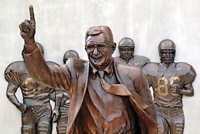 Bronze statue of JoePa.