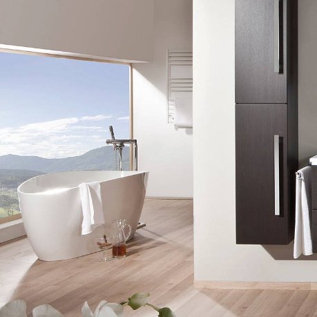 MANUFACTURER, WHOLESALER AND DISTRIBUTER OF BATHROOM EQUIPMENT