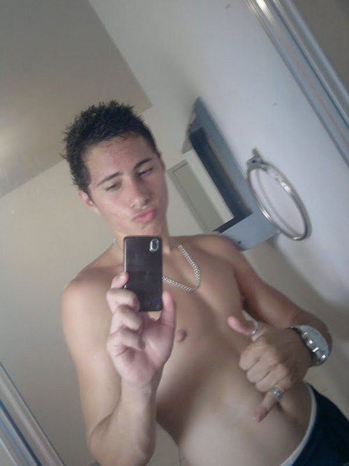 oo Mundooo , podee me querer choraando , mas Deus , me quer sorrindo ! http://t.co/G3t5G53arn