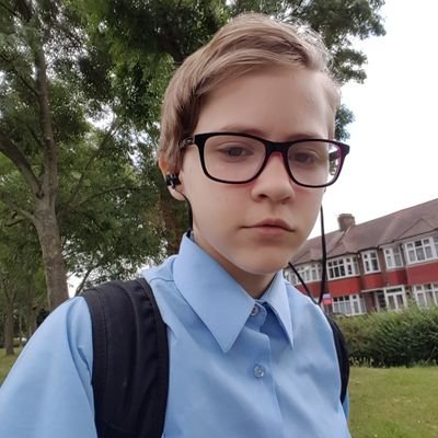 AlexXd900's profile picture. Ador animalele si jocurile video 
Fac poze 25£ pe ora. Profesionist.... Londra. Doar in zona PalmersGreen