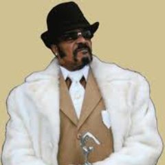 I'm a pimp that pays his B*tchez in twinkies. #pennystocks #Nasdaq #forex #options #NYSE #investments