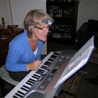 Dame Bromwich #FBPE #SlavaUkraini (@rosbrom) 's Twitter Profile