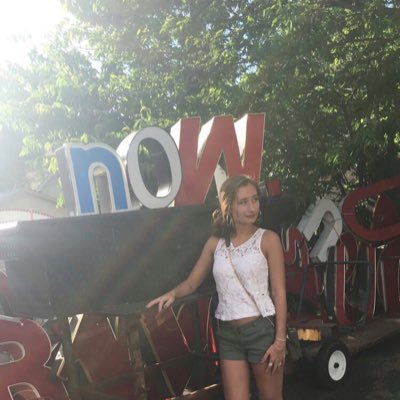 babyelllli's profile picture. 💄|| be the energy you want to attract ||💋