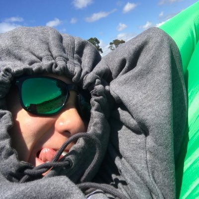 tran4mer_'s profile picture. I only post pictures of the moon lol :p