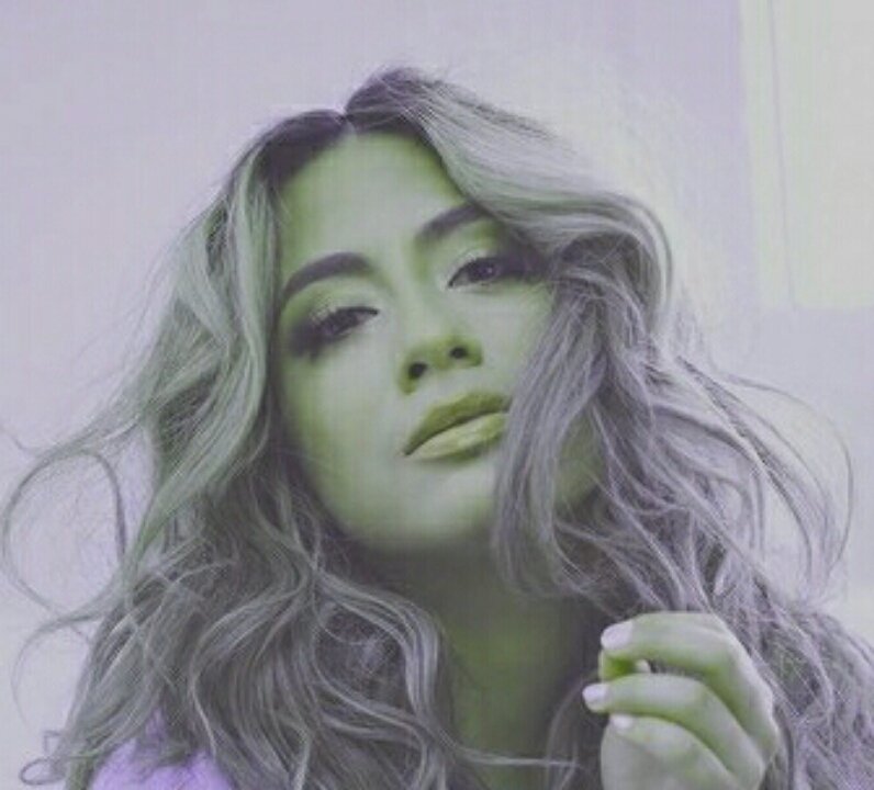 Estamos aqui para ayudarte a contactar a tu idolo/a❤. Siguenos y Activa las Notificaciones 🔔.