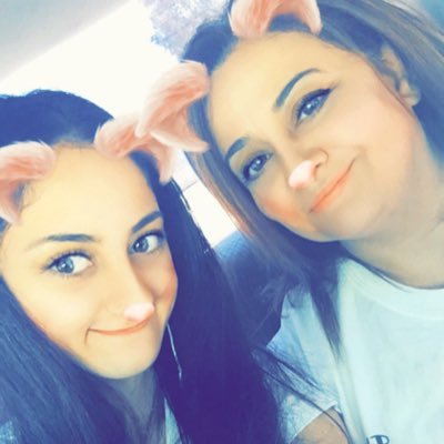 MariamJL1D's profile picture. Be who you are and don't let other people change who you are.