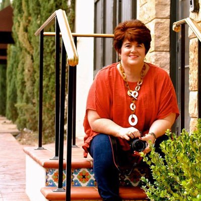 Teacher • Foodie • Traveler•The world is my bucket list.... • Instagram @dawn_fisher_1230