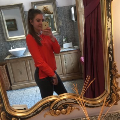 georgie_barlow1's profile picture. Instagram sneaker spam @georgina.barlow