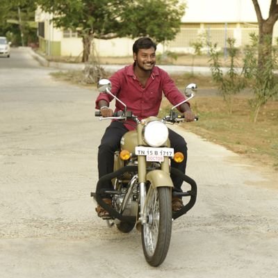 #Doctor😎
#Fan_Of_Virat_Kohli 😎
#Die_Hard_Dhanush_Fan 🤓
#Royal_Enfield_Lover❤️