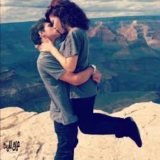 s0SIfcBaASsBvrp's profile picture. حبك يابعد الروح غيّر كياني .... اشرب عرگ بجفاك حسبالي راني