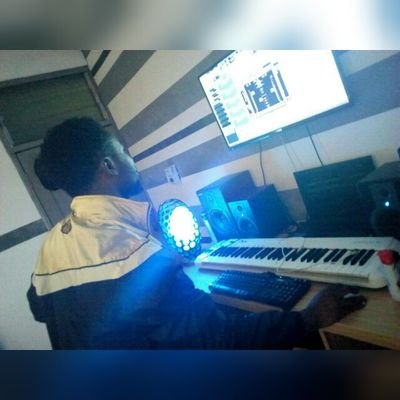 IamPhutureMix's profile picture. Mixing And Mastering Engineer || Leader At Melody Afrika Music