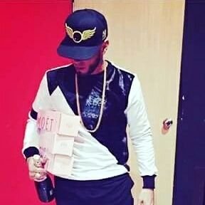 WAlulem's profile picture. Trabaja bocalidad de preciente  lenin moreno