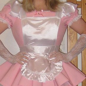 I'm a sissy girl who loves all thing frilly and pink  my mummy is @MadamAmanda  and my nanny's are @LeighAmandom @elizbethamandom x