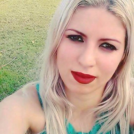 Que minha coragem seja maior q meu medo e que a minha força tão grande quanto minha fé. Mãe 👩👧👧
Estudante