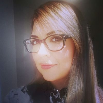 Fan de Amy Winehouse, la carreta y las risas sinceras. Nueva en twitter por necedad de otros.