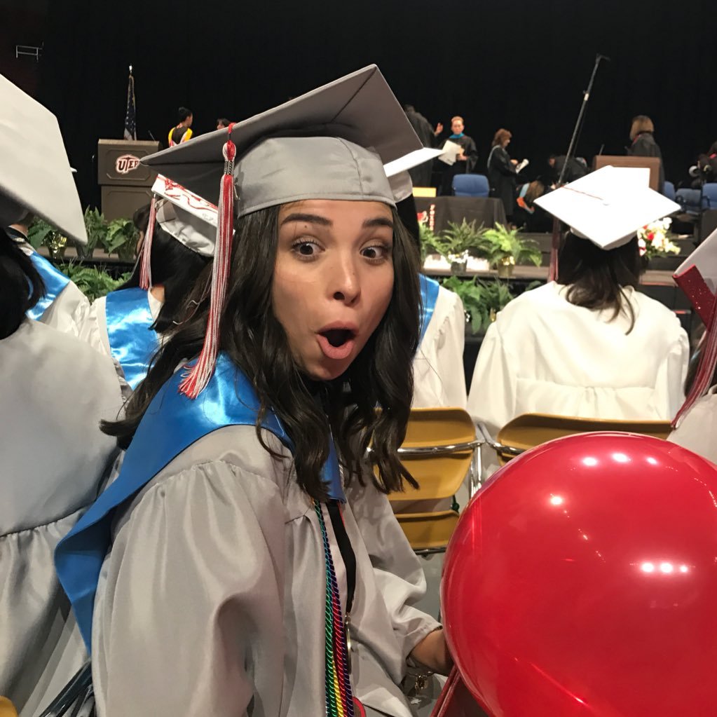 Paulinaaguire's profile picture. sup