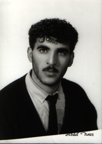 AbouKifah's profile picture. "الخضرا" اللي غرتوا منها   و حبيتوني باش ننساها
ما ننجمش نبعد عنها    و انا كالحوتة في ماها