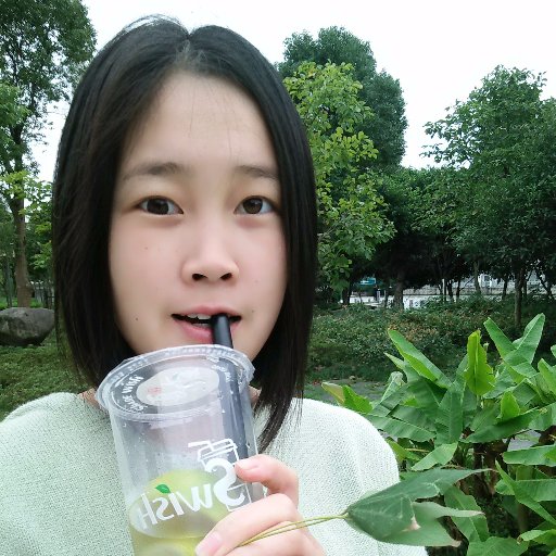 ViviVivichiu94's profile picture. happy to know you