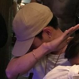 QD4nrZoCxFMArpT's profile picture. 