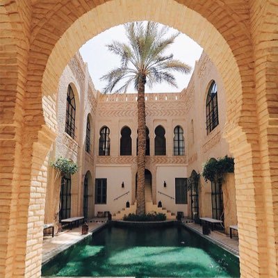 Dar Tozeur est une maison d'hôtes #authentique et luxueuse pour des #vacances de #rêve ✨Luxury, calm and delightful #guesthouse in the medina 🐪🌴