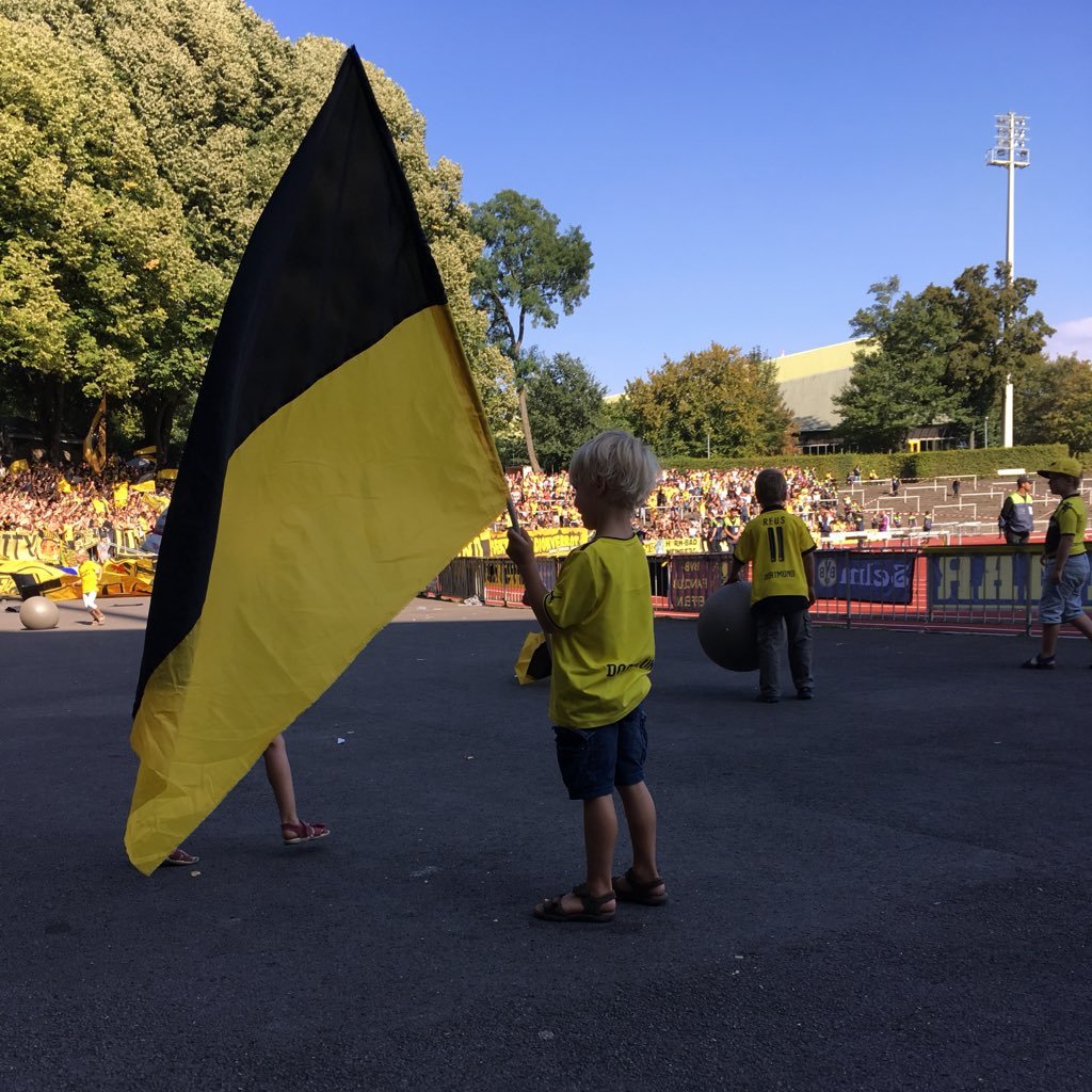 BVB Fan, Musik Fan, westfälischer Rheinländer, Mfg, @schwatzgelbde, @ReservebankBor