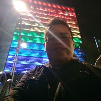 Ingeniero en Sistemas Computacionales, buscando siempre saber algo más de lo que dicen que es 'verdadero'.