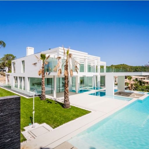Luxuryproperty.pt is a licensed real estate company specialising in the most exclusive properties in Portugal.