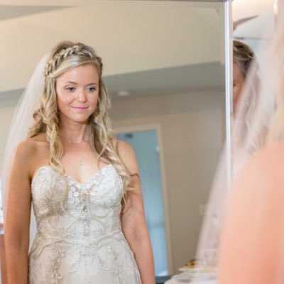 BeccaDiipla's profile picture. marketing and communications pro ◉ animal lover ◉ enthusiast of wellness, dance, and creativity