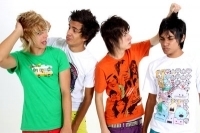 pra todos que defende a @rockrestart com todos as forças ,para que o @pelurestart,@pelanzarestart,@thomasrestart e o @kobarestart fiquem felizes !  ♥