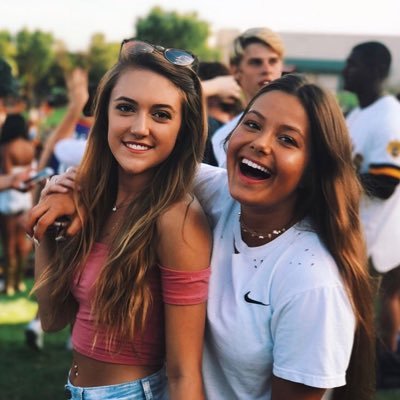 alicastillove's profile picture. 