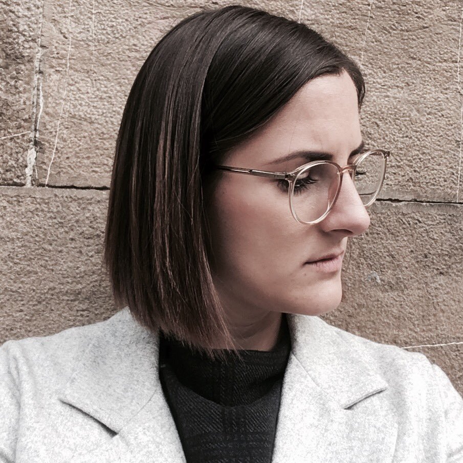Juristin. Blockchain-Sympathisantin. IT/IP-Liebhaberin. Tech-Enthusiastin. Gründerin. Working mum.