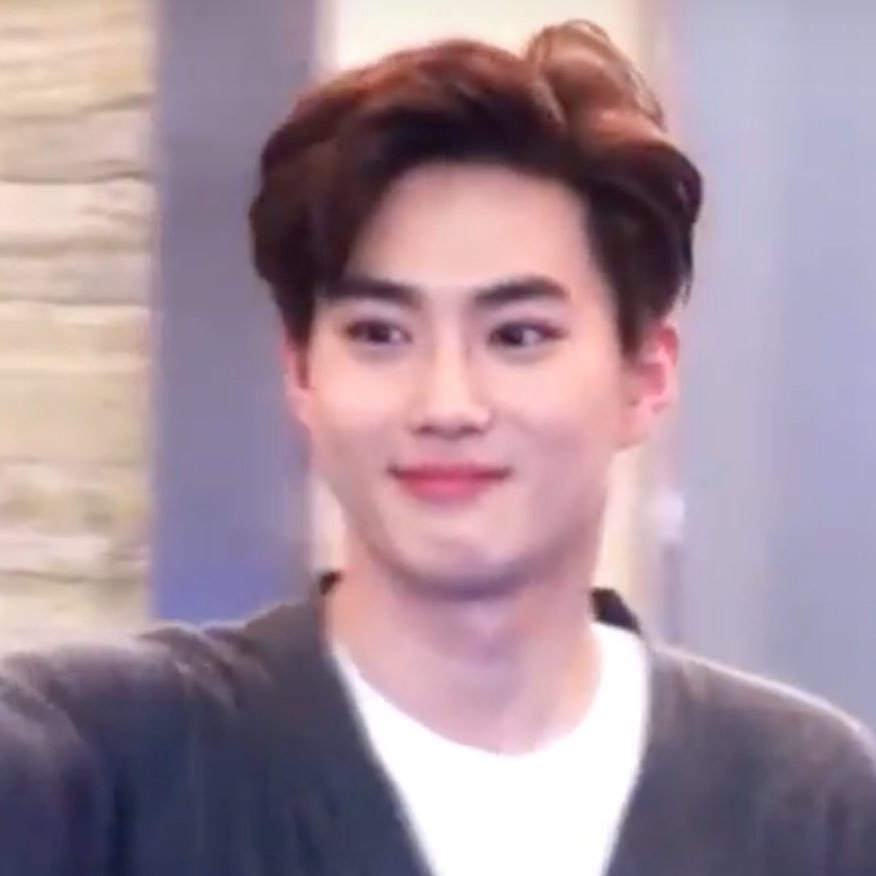 low quality photos of kim junmyeon (CHECK MEDIA)