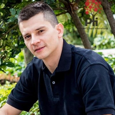 Emprendedor, empresario. Fundador del podcast 🎙️#Cuboademia. Dedicado a hacer que las personas disfruten de su trabajo y disfruten de su armonía financiera.