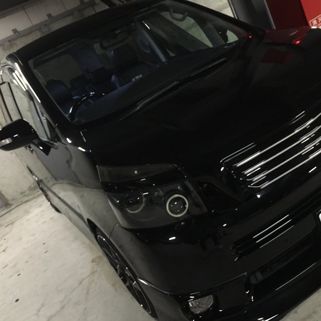 大阪/20歳/社会人/VOXY 70 /無言フォローすいません/車に関して初心者ですが、VOXY乗ってる方、車好きの方、色んな人と繋がっていきたいです(*^◯^*)