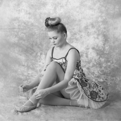 ObvIsabella's profile picture. stop it