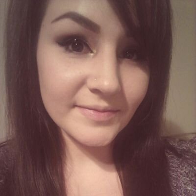 26. mother to a 3nager. I'm fucking hilarious. I smoke alot of weed and cuss a little to much. if you got good jokes, tweet me. I also rant alot. Just FYI.