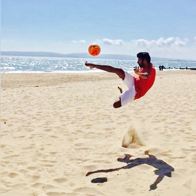 What defines me? Football, Badminton, Guitar, Coldplay, Manchester United and well, just like any other Indian of my age.. Engineering.