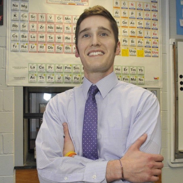 HolyCrossen's profile picture. Chemistry teacher | He/Him 👨🏻‍🔬
