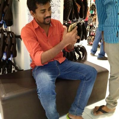 sakthz's profile picture. 