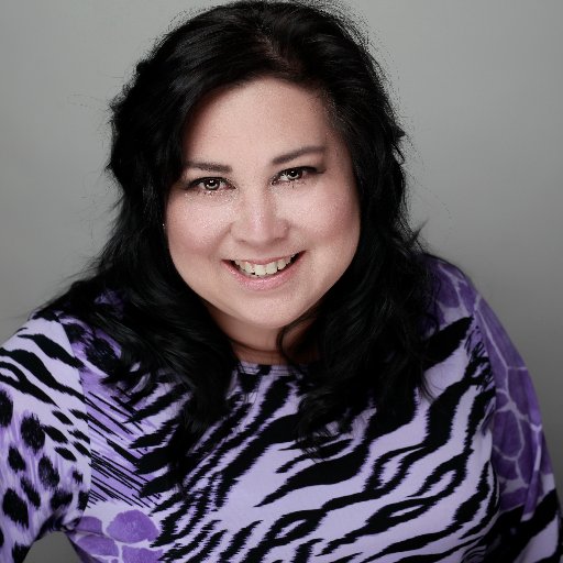 I am a Business Coach. I help you set up a plan and reach your revenue goals! 👊 I️ am a step-mom to 2 handsome twins. 👬 A wife. A shower singer. sushi love.🍣