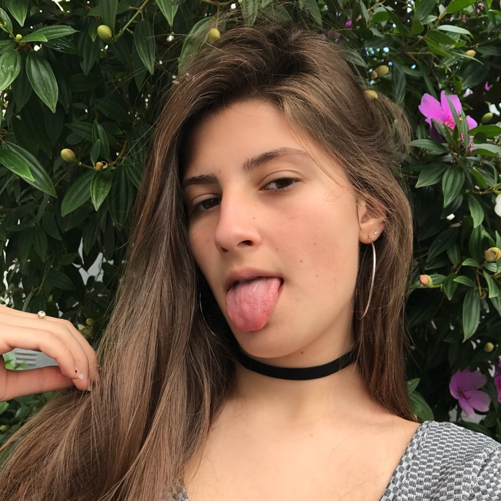 _anasteil's profile picture. metade de mim é ódio e a outra também