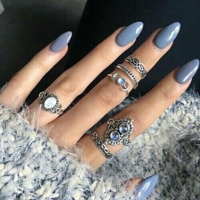 MakeupBeautyTi2's profile picture. Going to be posting makeup tips and tricks soon! Follow for follow 😊